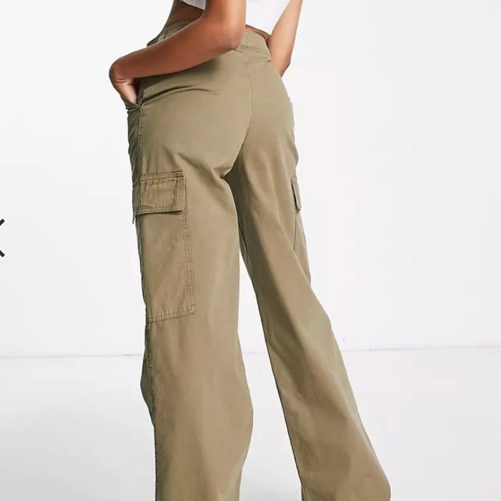 ASOS DESIGN Tall Oversized Cargo Pants in Khaki - Size 8